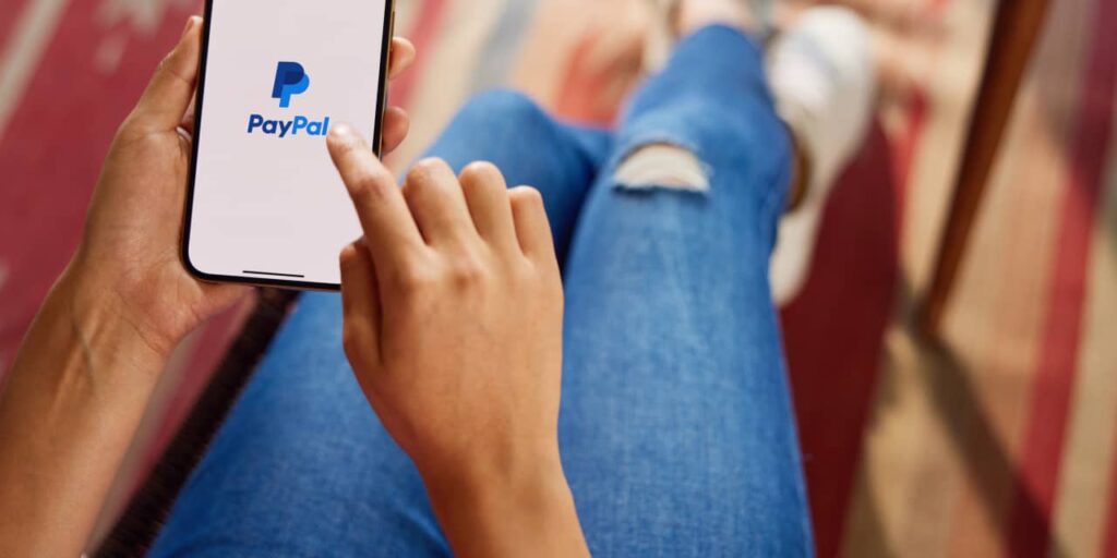 Las perspectivas de ganancias de PayPal decepcionan mientras el CEO dice que está buscando reconstruir la confianza